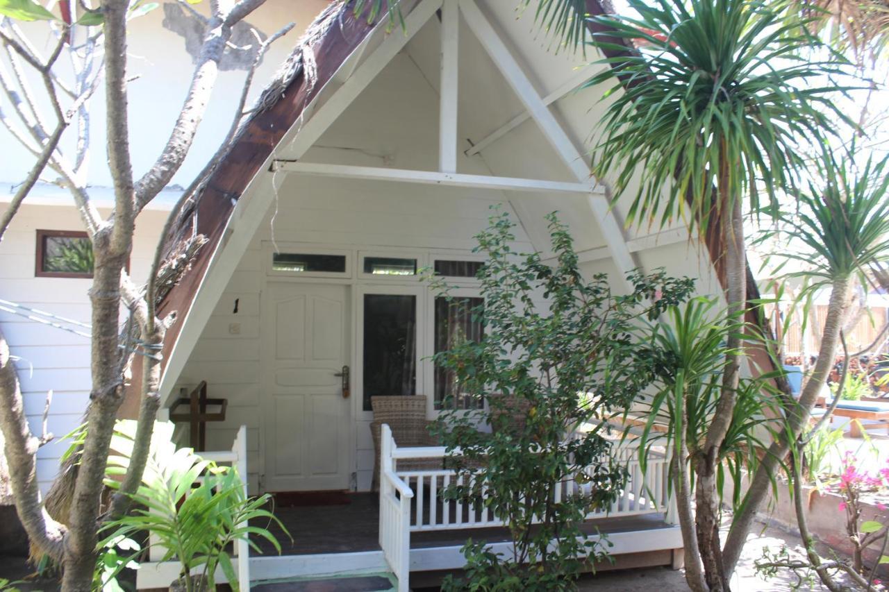 Coral Beach Seaside Quần đảo Gili Ngoại thất bức ảnh