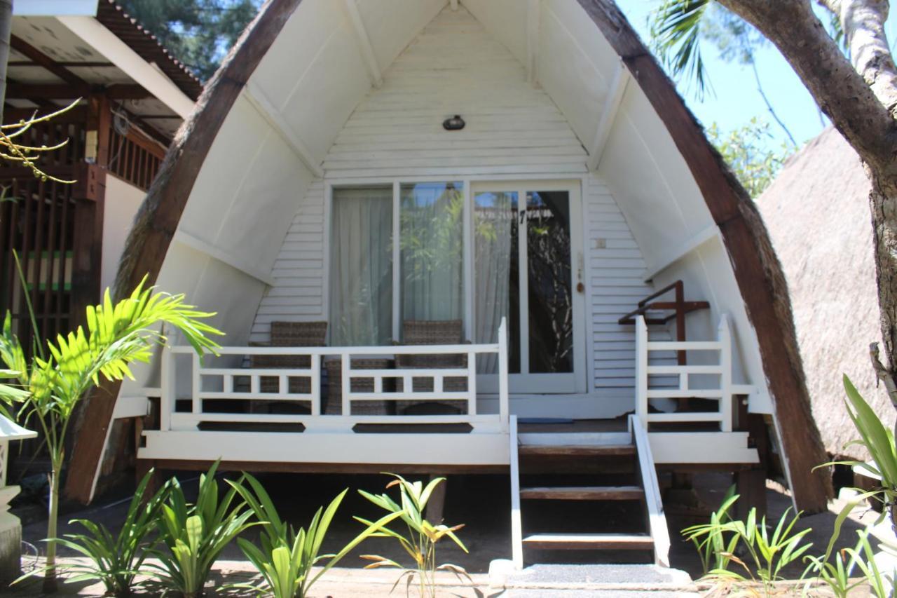 Coral Beach Seaside Quần đảo Gili Ngoại thất bức ảnh