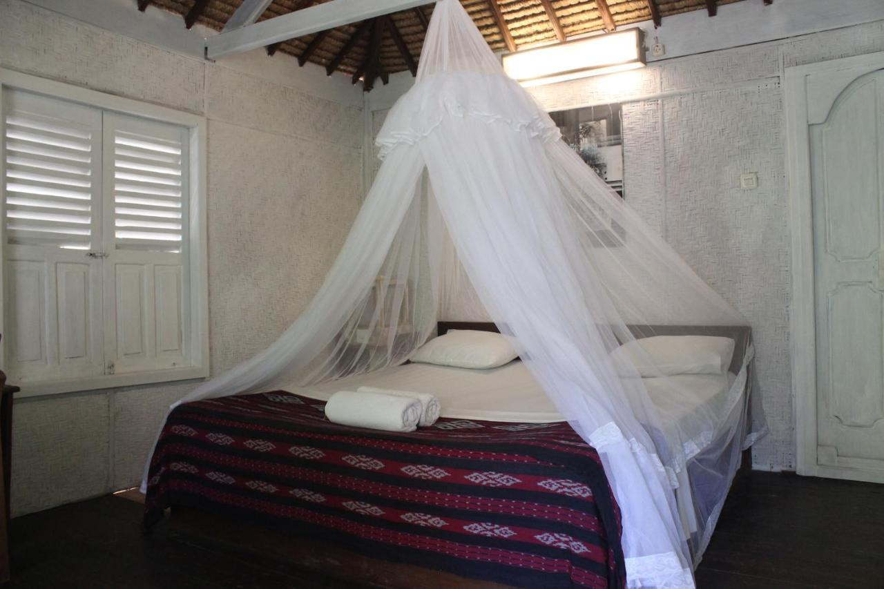Coral Beach Seaside Quần đảo Gili Ngoại thất bức ảnh
