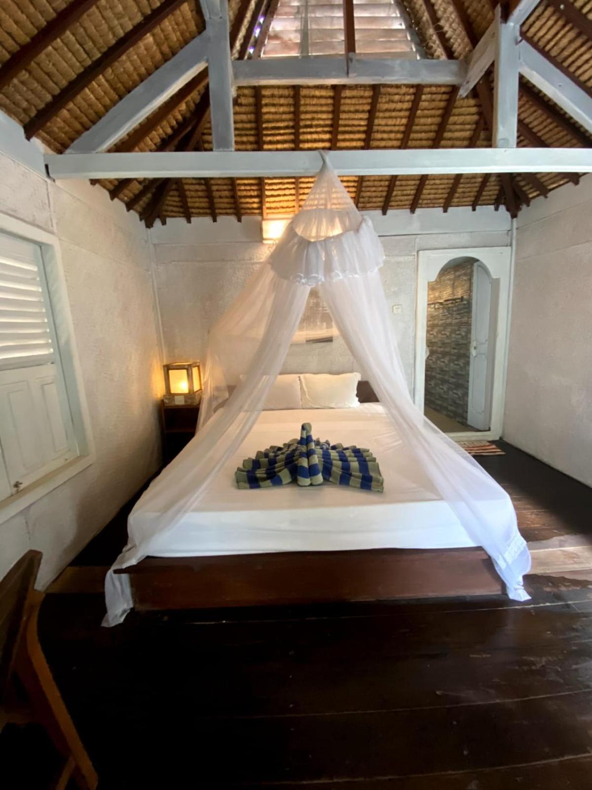 Coral Beach Seaside Quần đảo Gili Ngoại thất bức ảnh