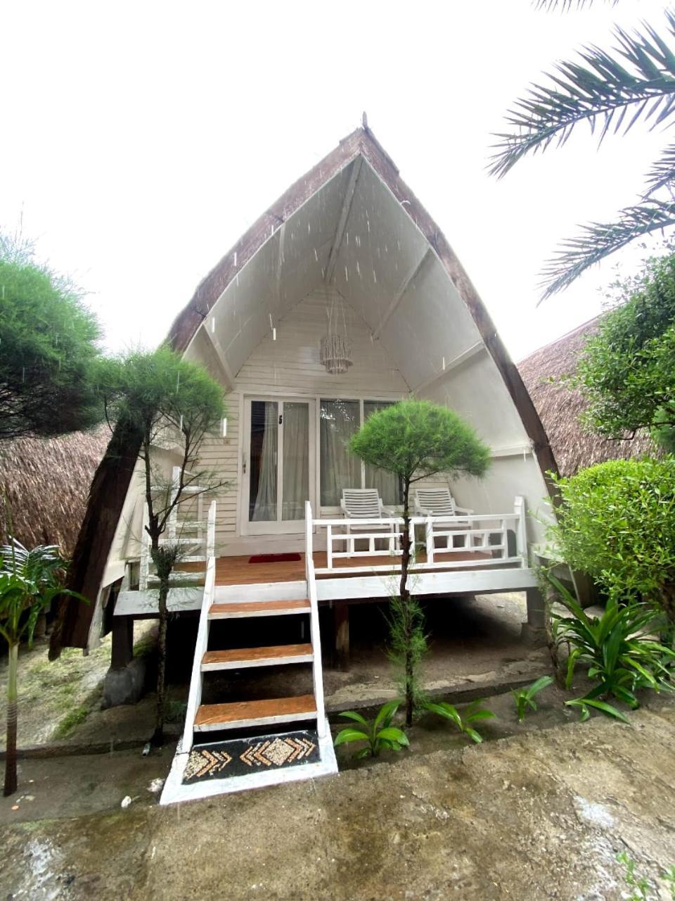 Coral Beach Seaside Quần đảo Gili Ngoại thất bức ảnh